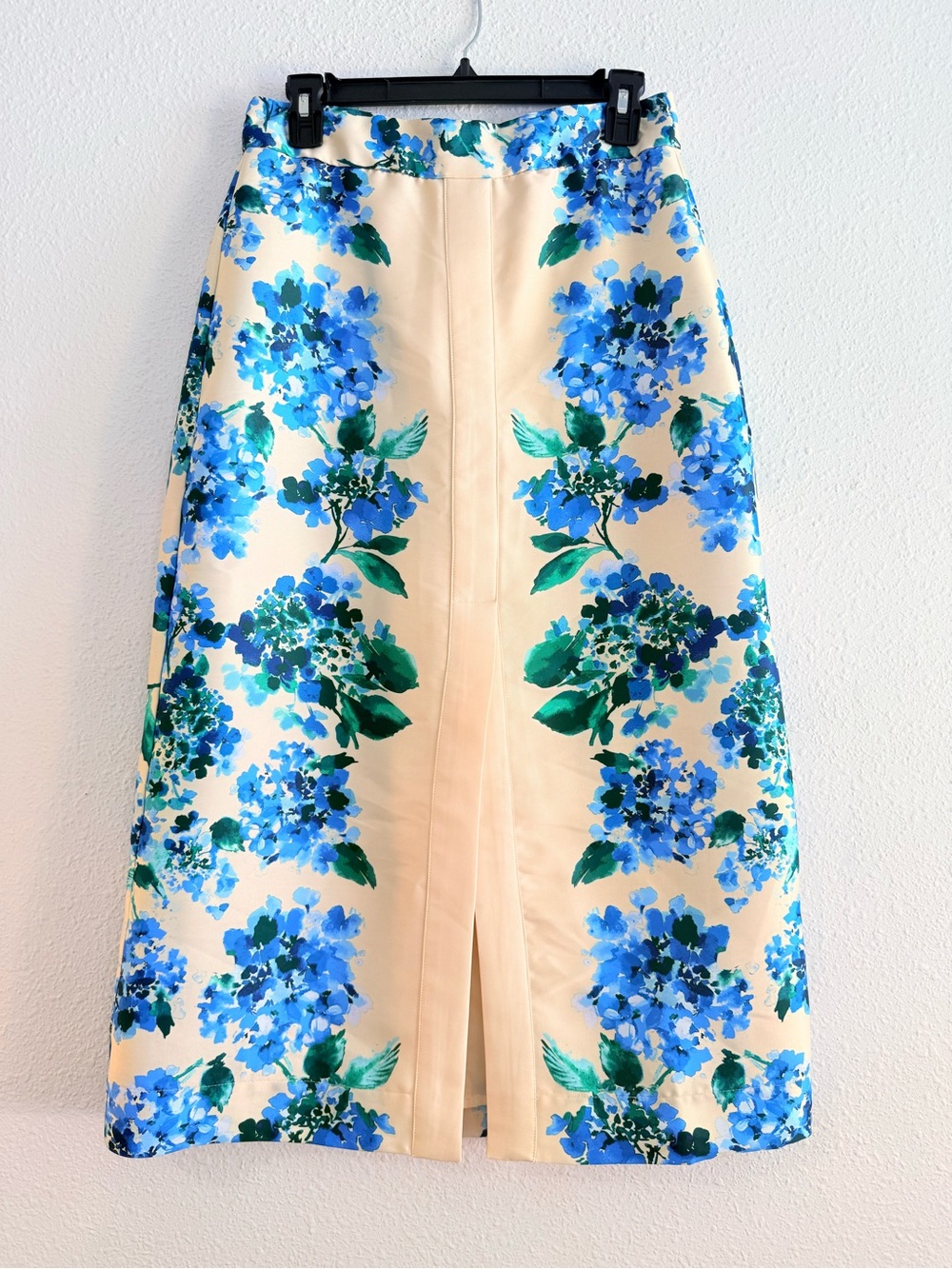 Tuckernuck Water's Edge Hydrangea Kennedy Front Slit Midi Skirt. Size S